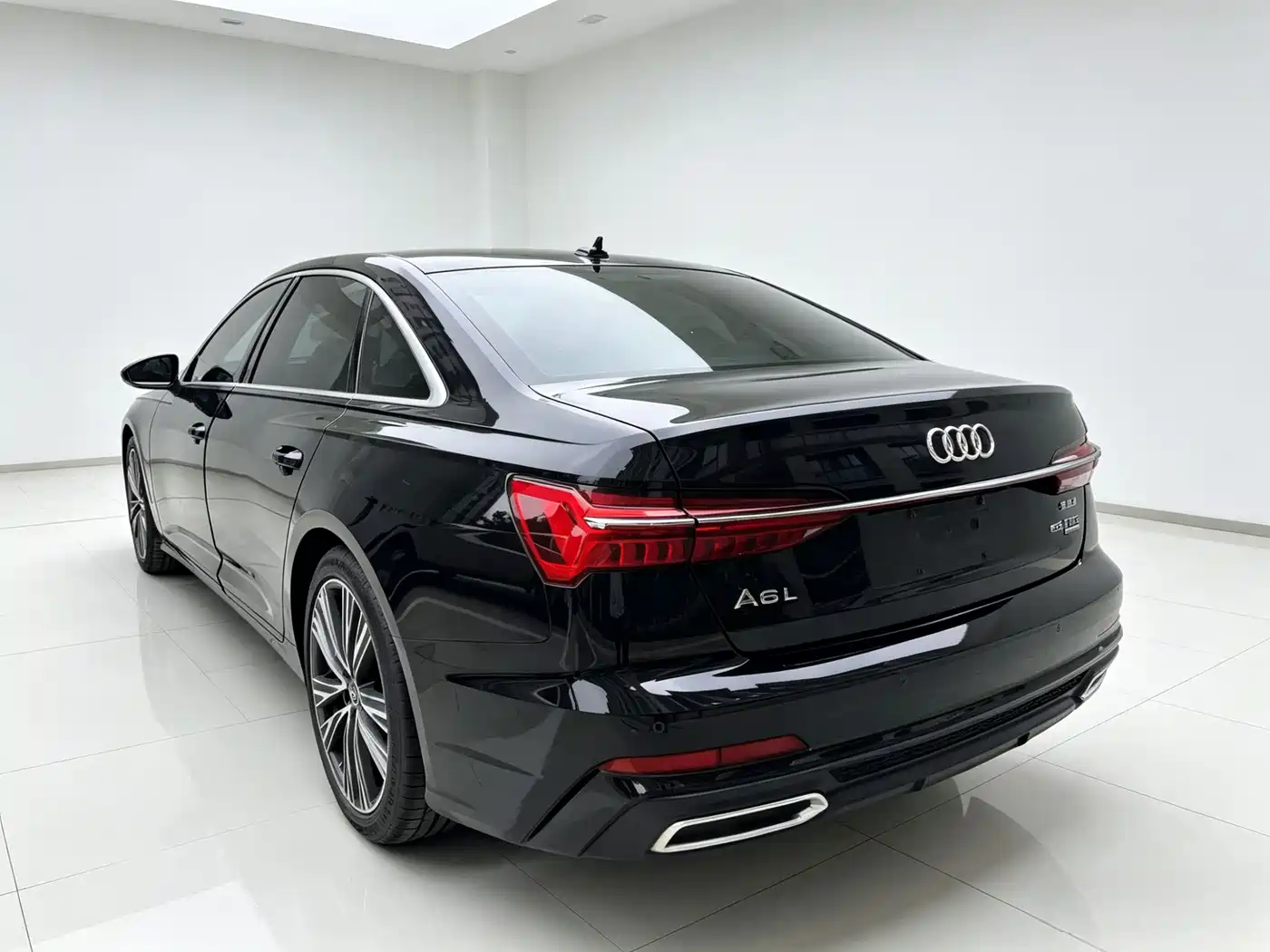 Audi A6L 2020 55 TFSI quattro Exclusive Dynamic фото 4