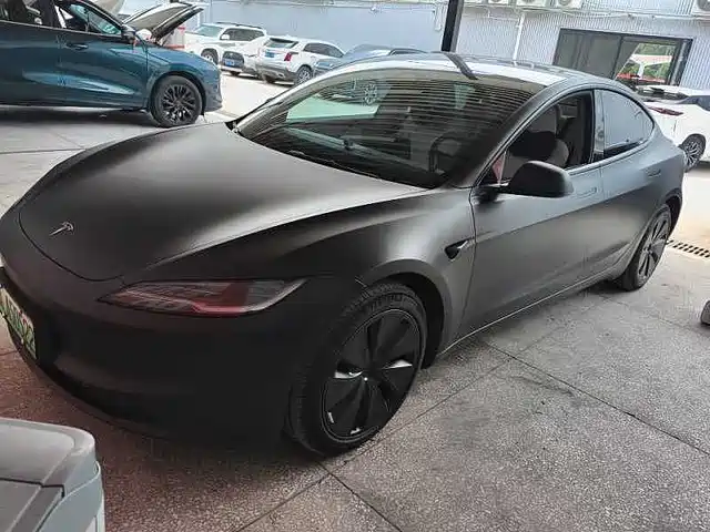 Tesla Model 3 Увеличенный запас хода, полный привод