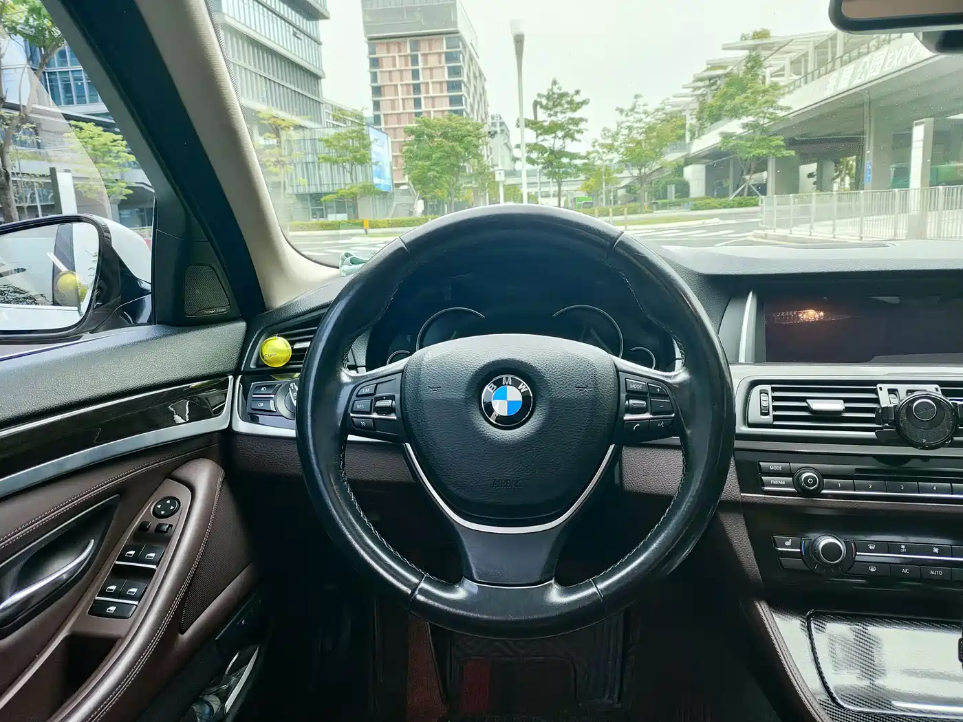 BMW 5 Series 2017 525Li Luxury Design Package фото 12
