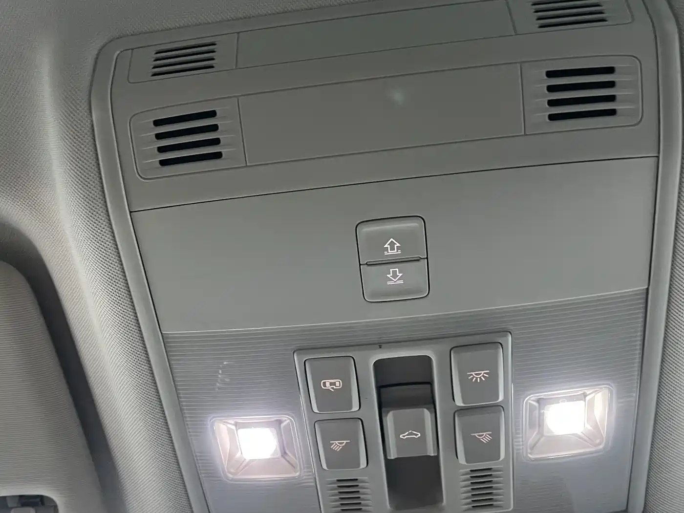 Volkswagen Tharu 2021 280TSI 2WD Luxury Plus фото 9