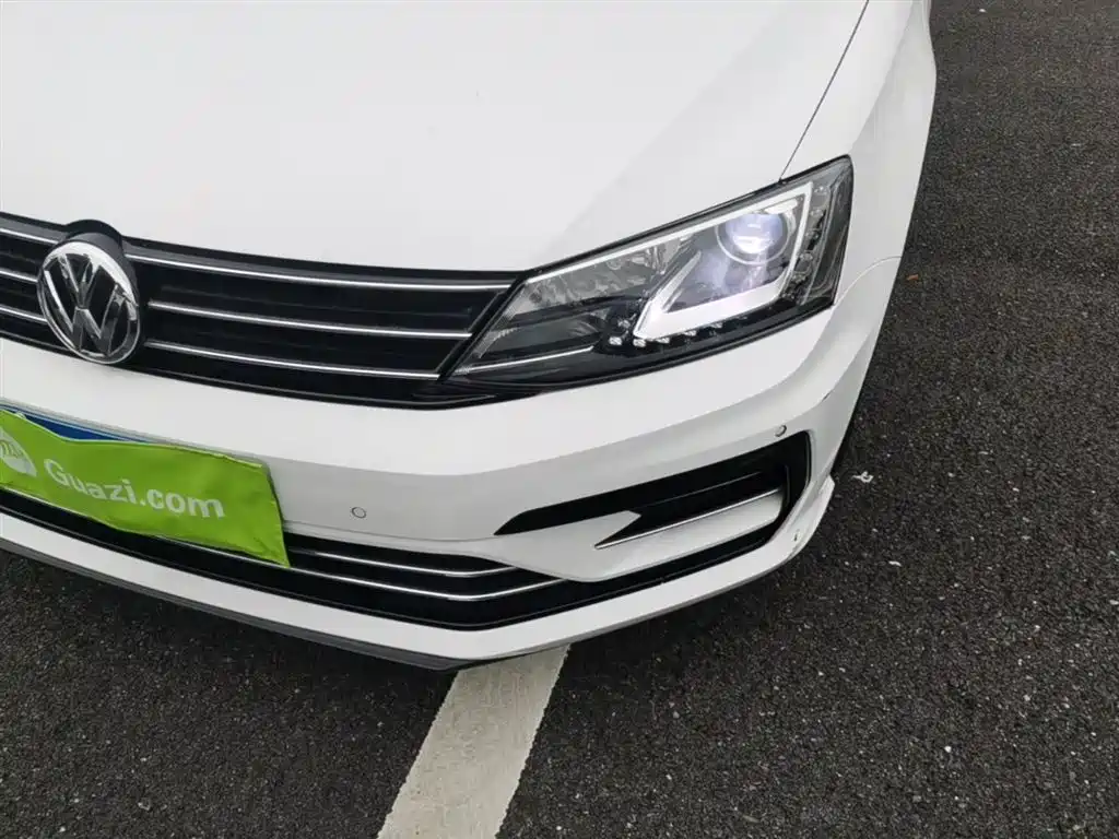 Volkswagen Sagitar 2018 280TSI DSG Spark Edition фото 24