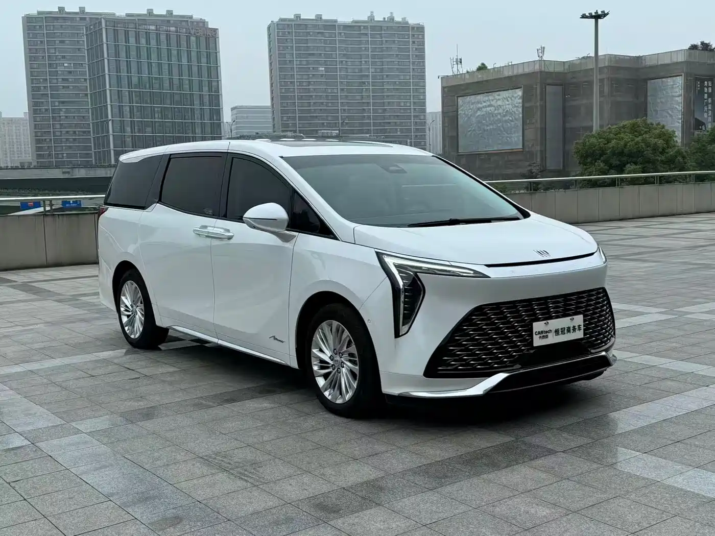 Buick Century 2023 2.0T 7-Seater World Edition фото 3