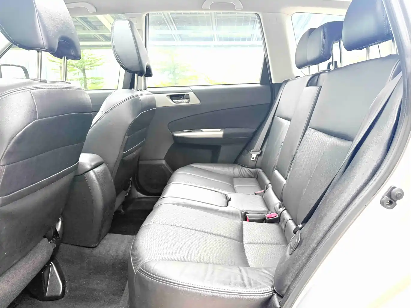 Subaru Forester 2010 2.0XS Automatic Luxury Edition фото 12