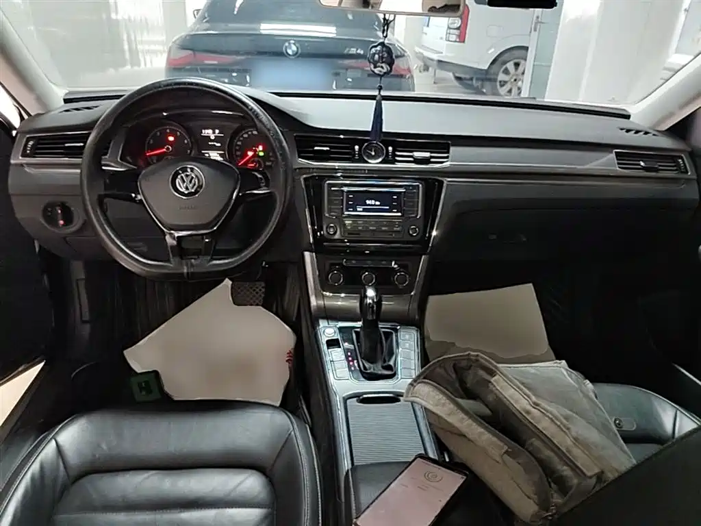 Volkswagen Passat 2017 330TSI DSG Prestige фото 10