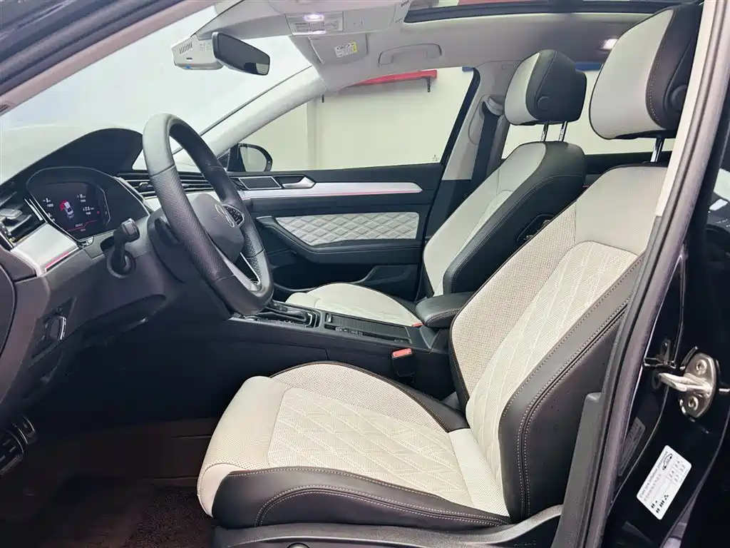 Volkswagen Magotan 2023 Model 2 Million Commemorative Edition 330TSI DSG Luxury фото 19