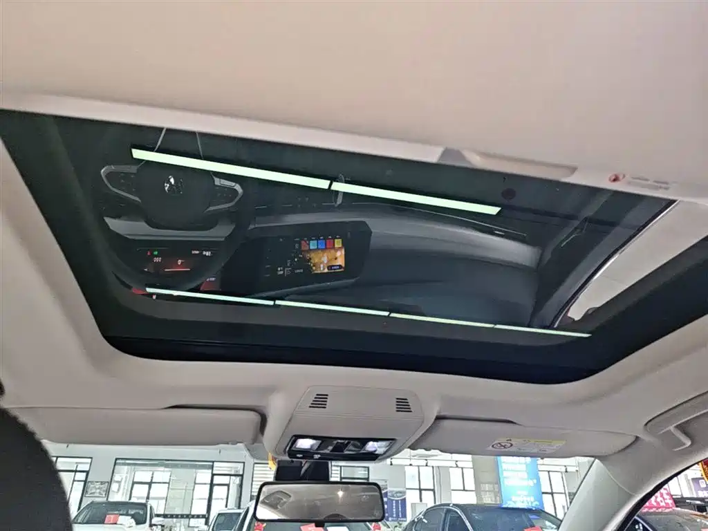 Volkswagen Golf 2023 Facelift 280TSI DSG Pro фото 17