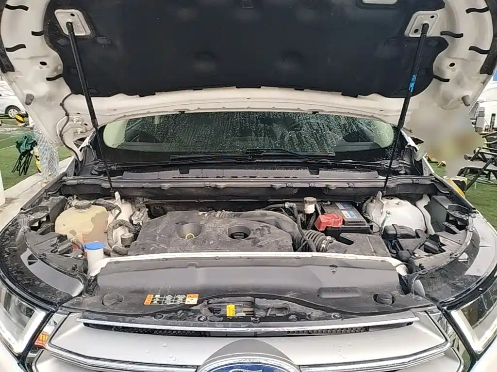 Фото 20 - Ford Edge