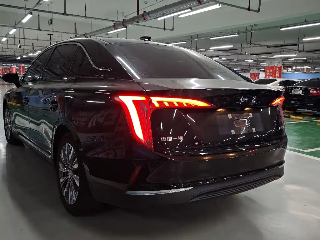Hongqi E-QM5 2024 500km Travel Edition фото 4