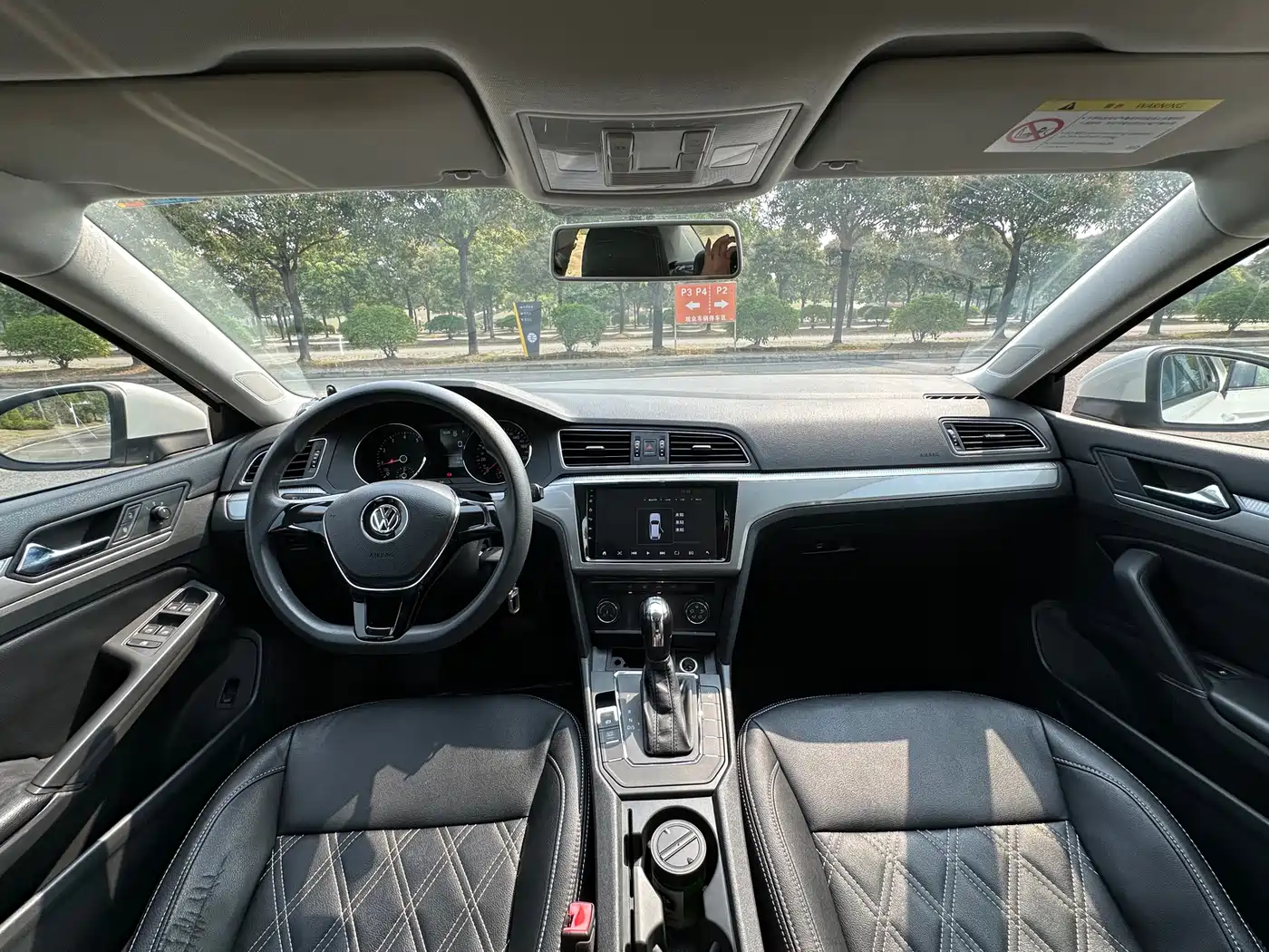 Volkswagen Lamando 2015 230TSI DSG Style фото 13