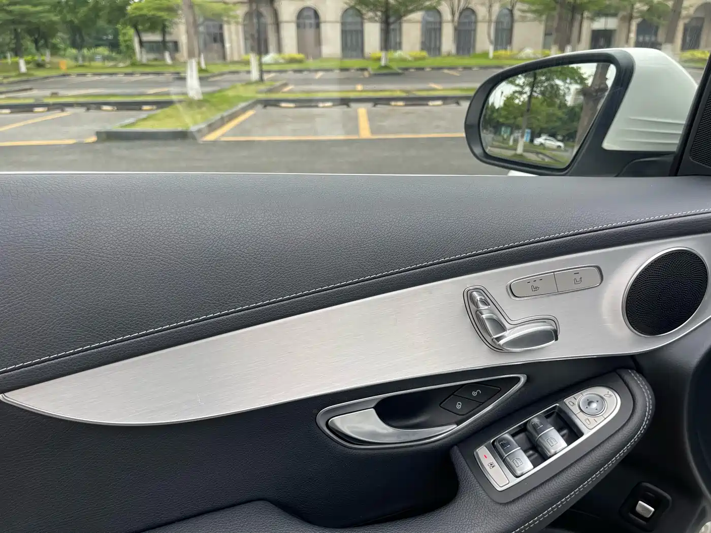 Mercedes-Benz GLC 2021 GLC 260 L 4MATIC Sporty фото 23