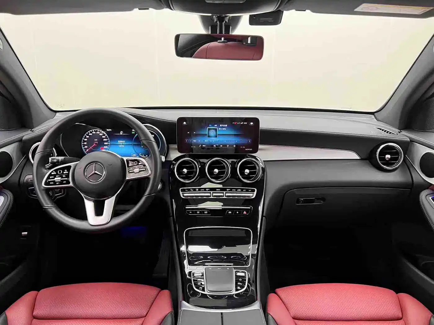 Mercedes-Benz GLC Coupe 2022 Facelift GLC 260 4MATIC Coupe SUV фото 15