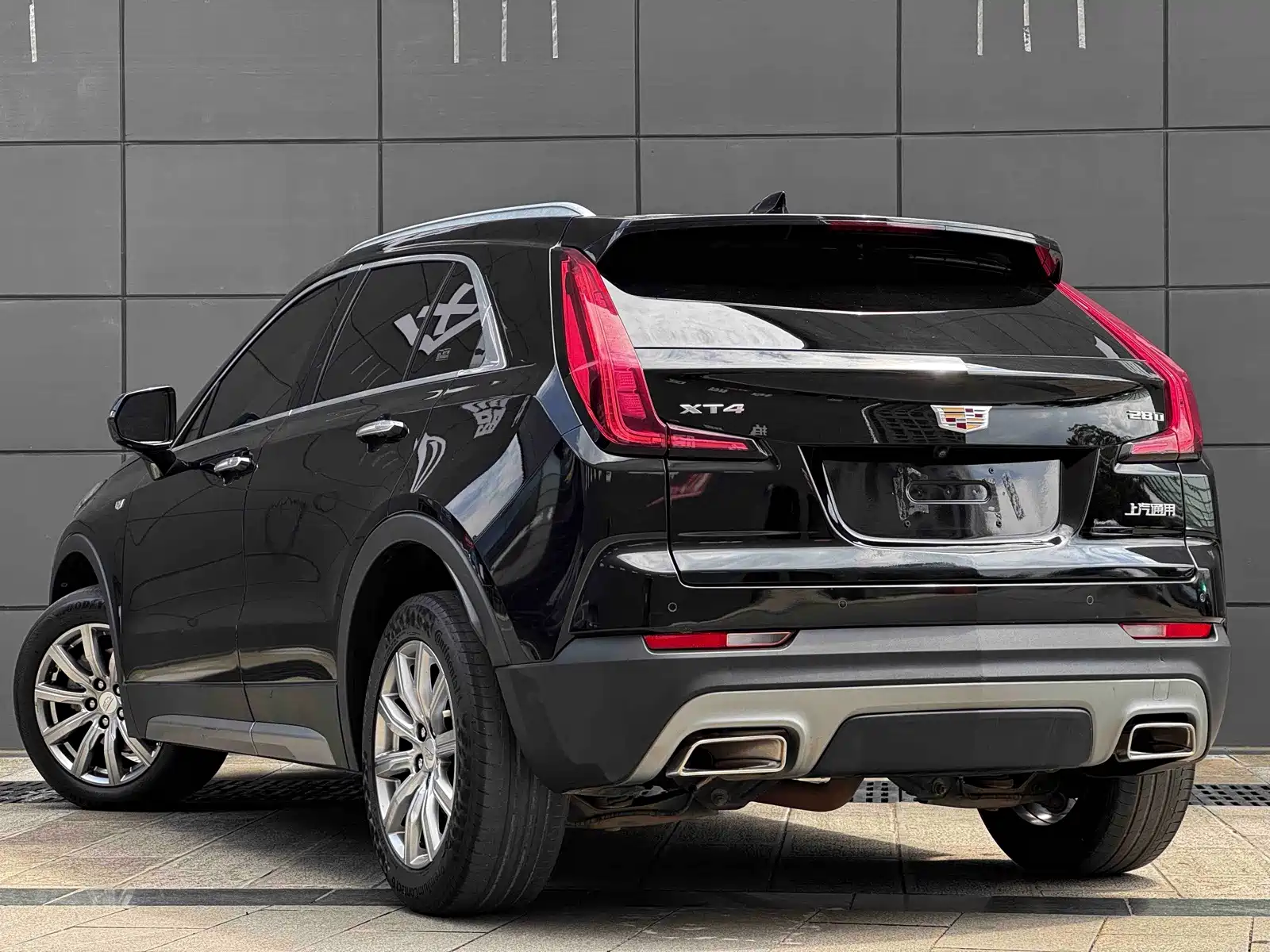 Фото 7 - Cadillac XT4