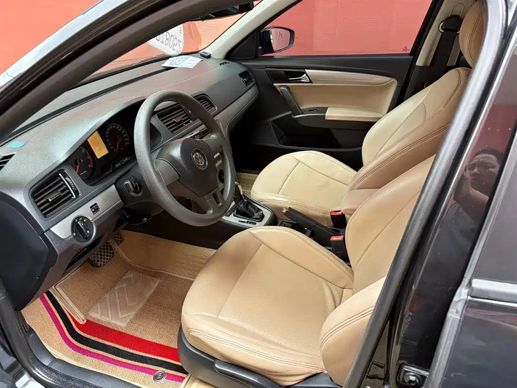 Volkswagen Lavida 2013 Facelift Classic 1.6L Automatic Trend фото 7