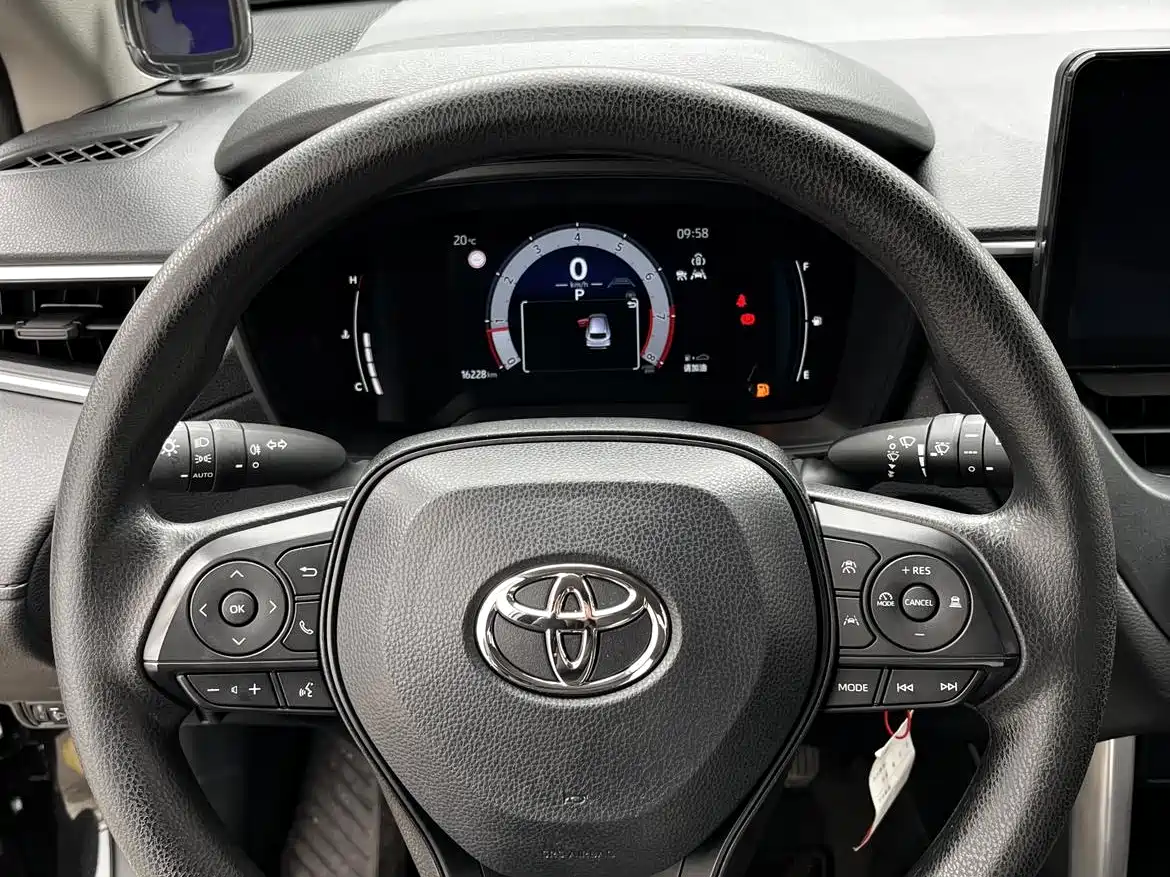 Toyota Corolla Cross 2023 2.0L Pioneer Edition фото 18