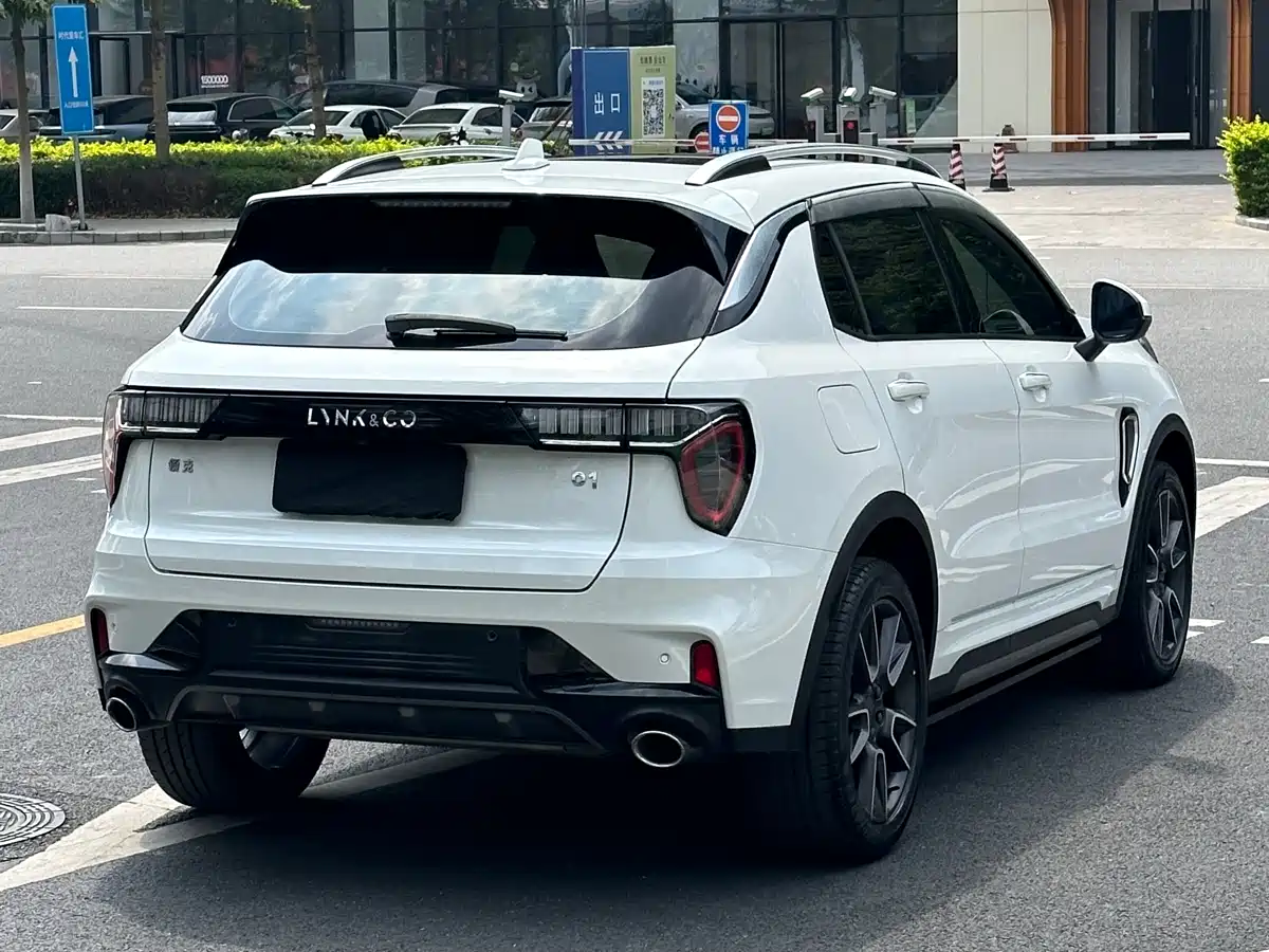 Lynk & Co 01 2021 2.0TD 2WD Pro фото 18