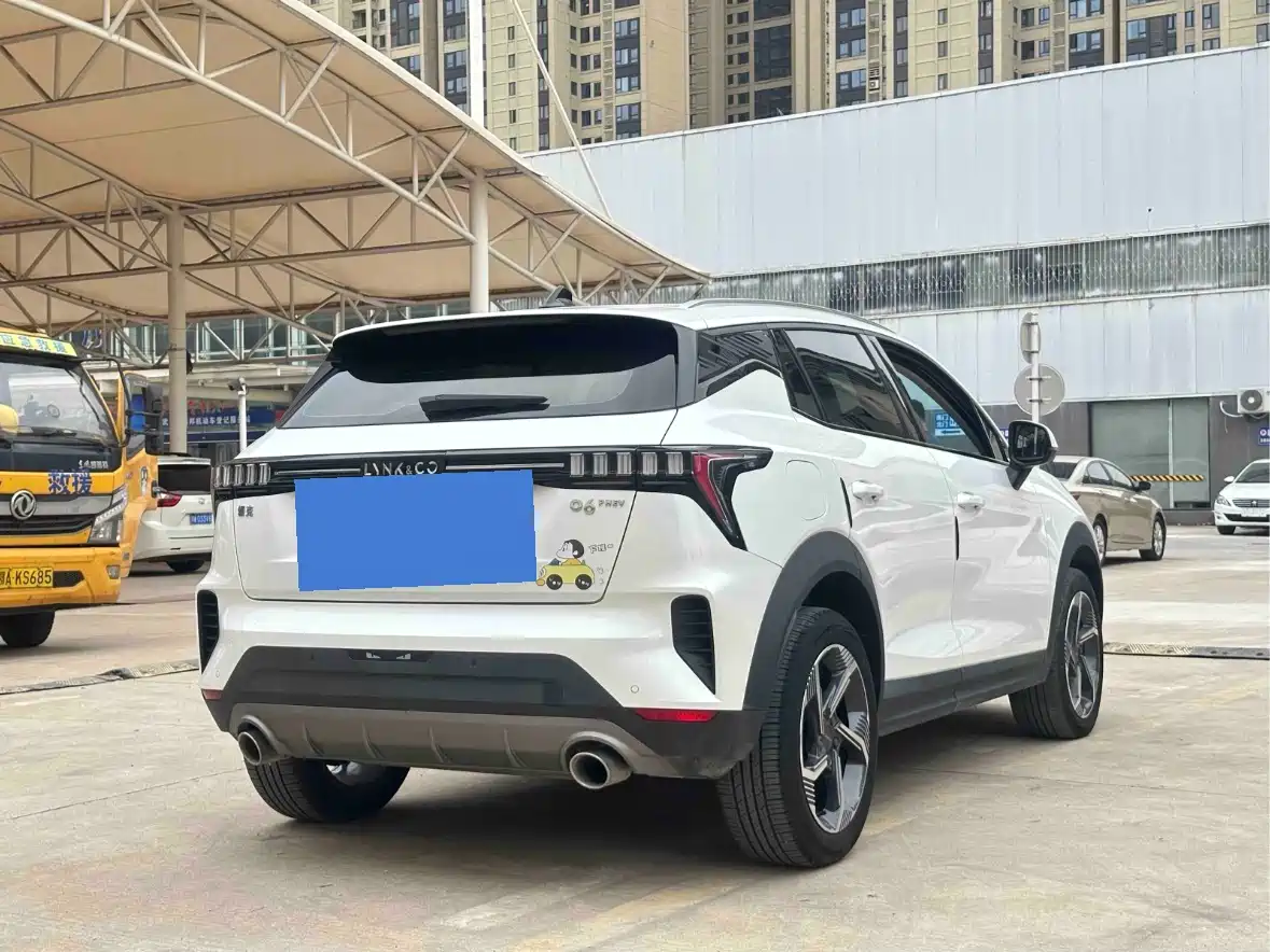 Lynk & Co 06 EM-P 2022 PHEV 84KM Range Pro фото 7