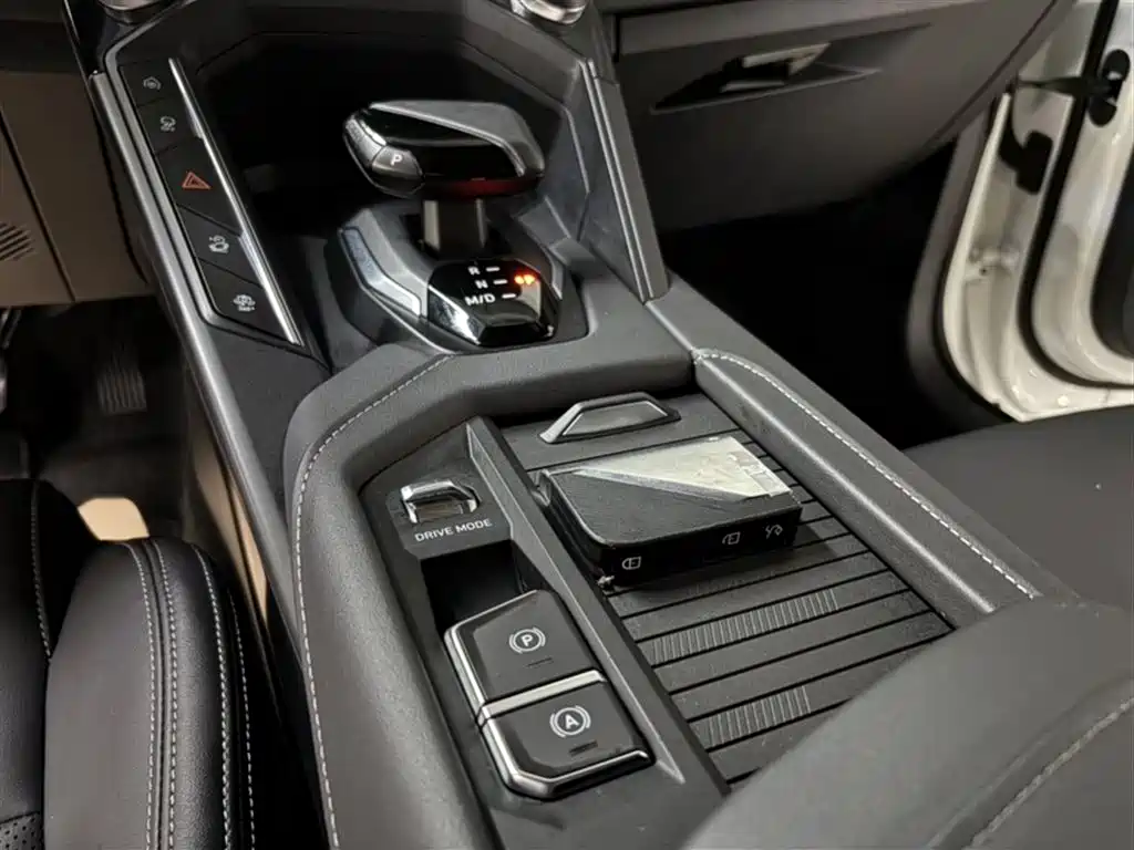 Lynk & Co 06 2023 Remix 1.5T Power Pro фото 18