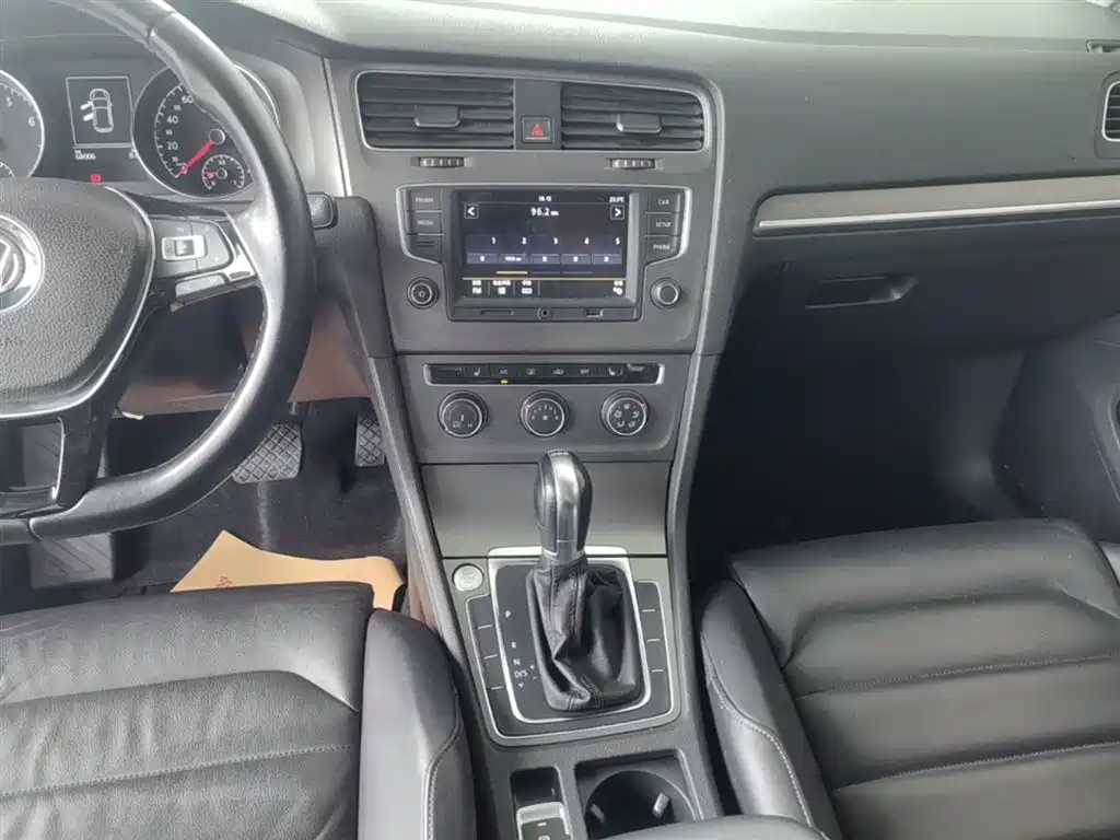Volkswagen Golf 2016 230TSI Automatic Luxury фото 13