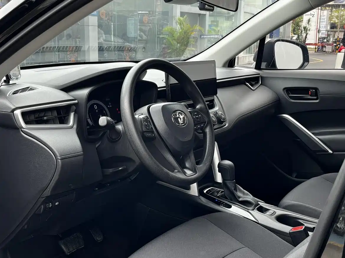 Toyota Corolla Cross 2023 2.0L Pioneer Edition фото 15