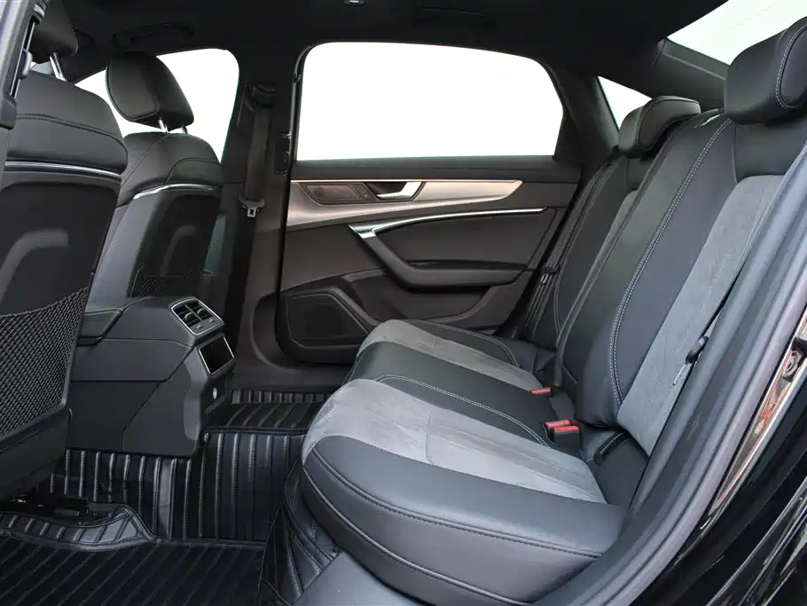 Audi A6L 2021 45 TFSI Exclusive Sport фото 7