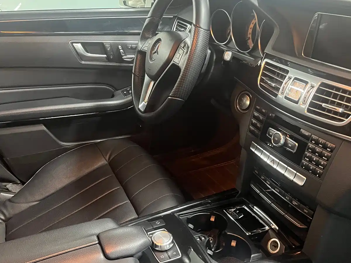 Mercedes-Benz E-Class 2015 E 260 L Sport фото 15