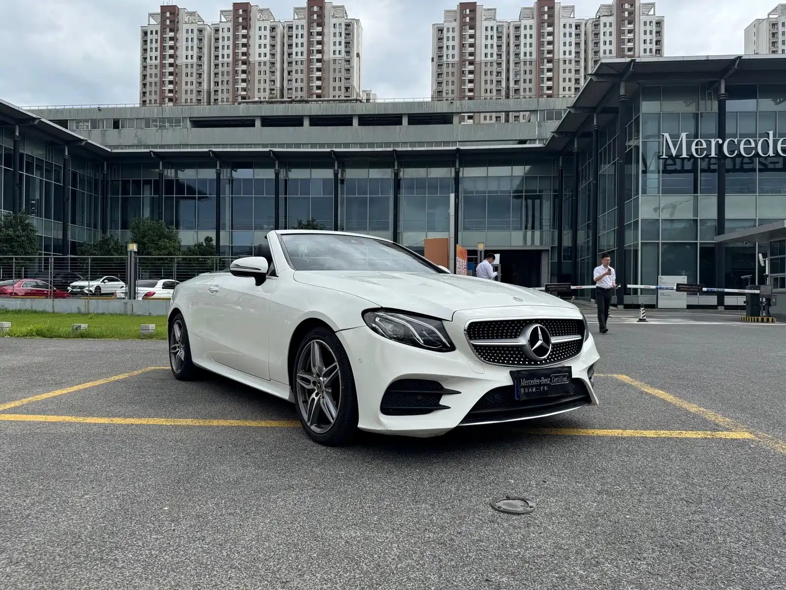 Фото 2 - Mercedes-Benz E-Class (Import)
