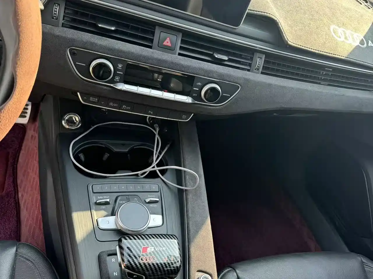 Photo 6 - Audi A4L