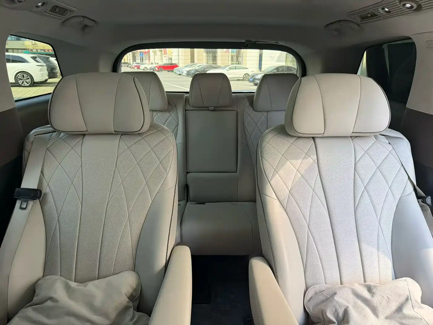 Denza D9 2022 DM-i 970 AWD Flagship фото 9