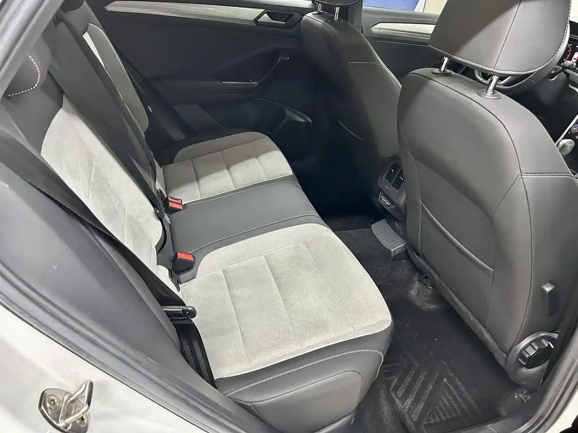 Volkswagen T-ROC 2022 280TSI DSG 2WD R-Line Pro PLUS фото 9