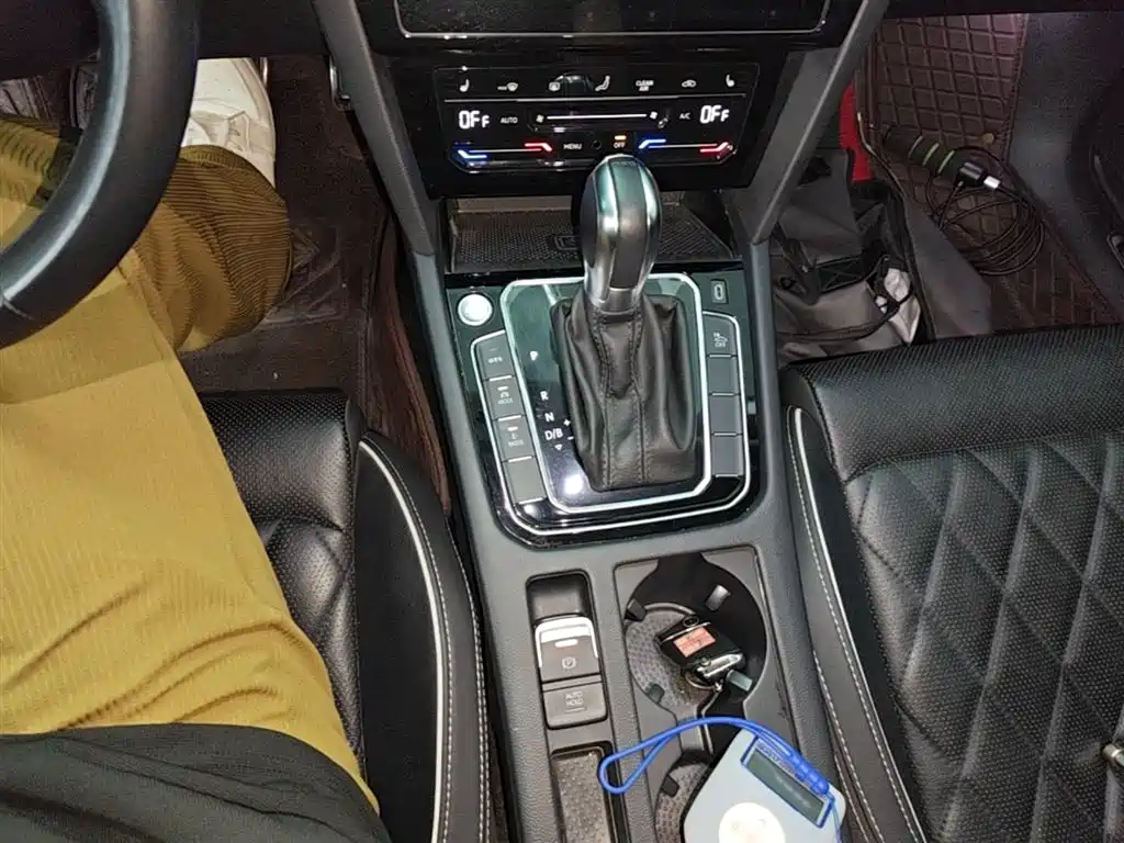 Volkswagen Magotan GTE Plug-in Hybrid 2022 GTE Luxury фото 14