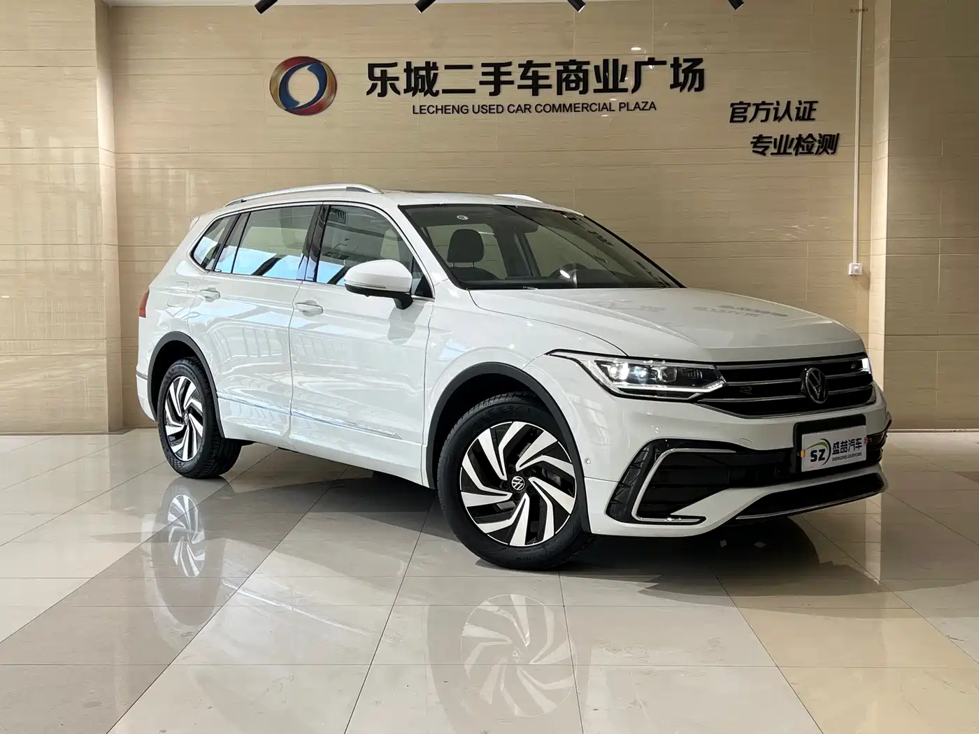 Volkswagen Tiguan L 2024 330TSI Automatic 2WD R-Line Premium Enjoyment Edition фото 3