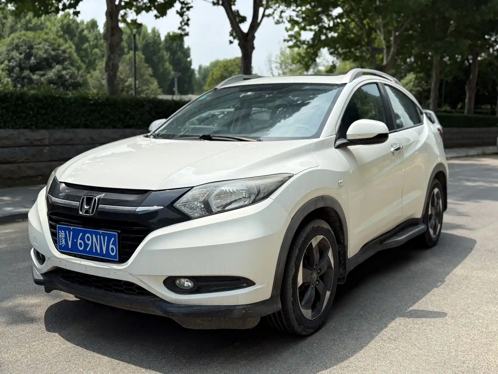 Photo 1 - Honda Vezel