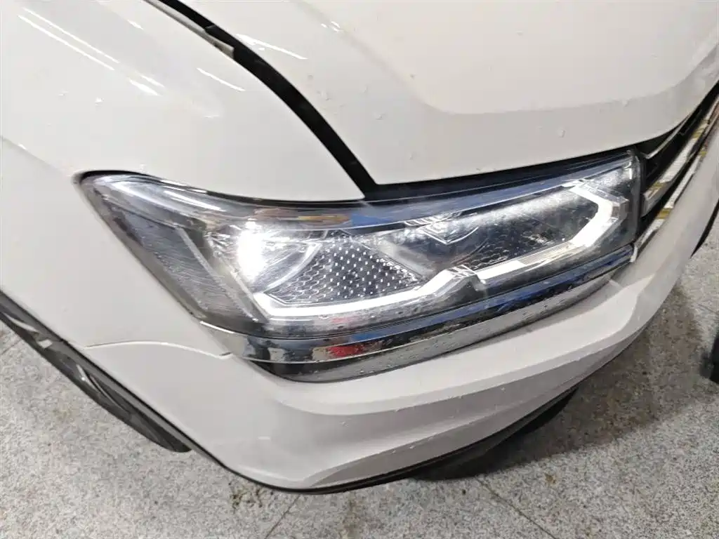 Volkswagen Tharu 2022 280TSI FWD Luxury Edition фото 12