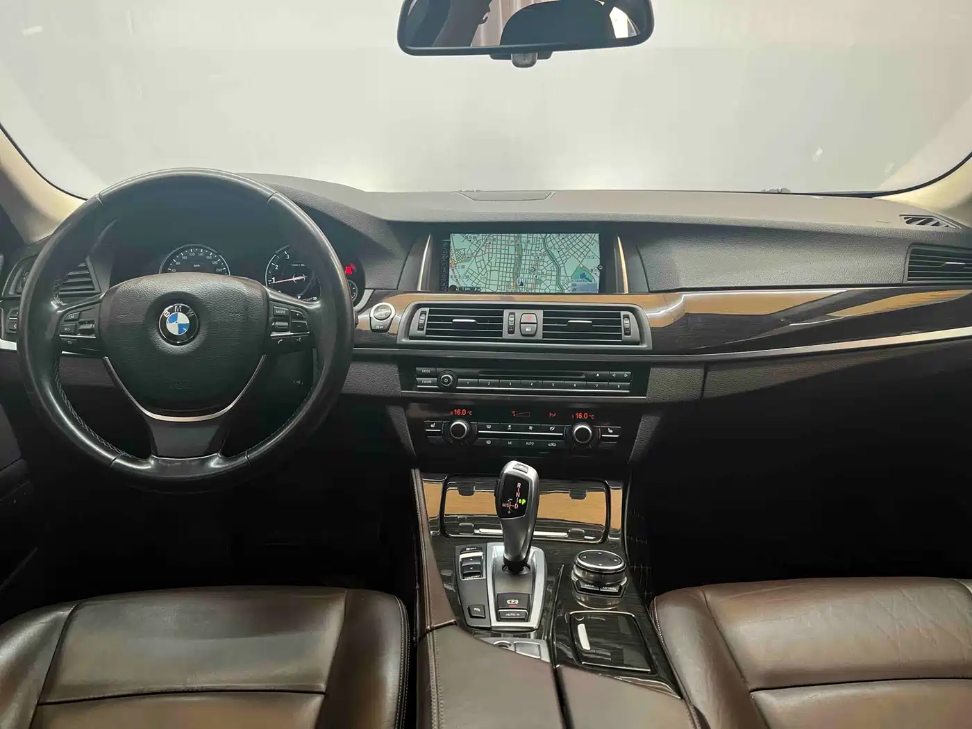 BMW 5 Series 2017 525Li Luxury Design Package фото 15