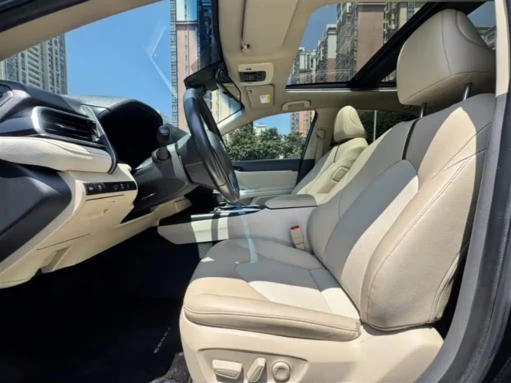 Toyota Camry 2021 2.5G Luxury Edition фото 4
