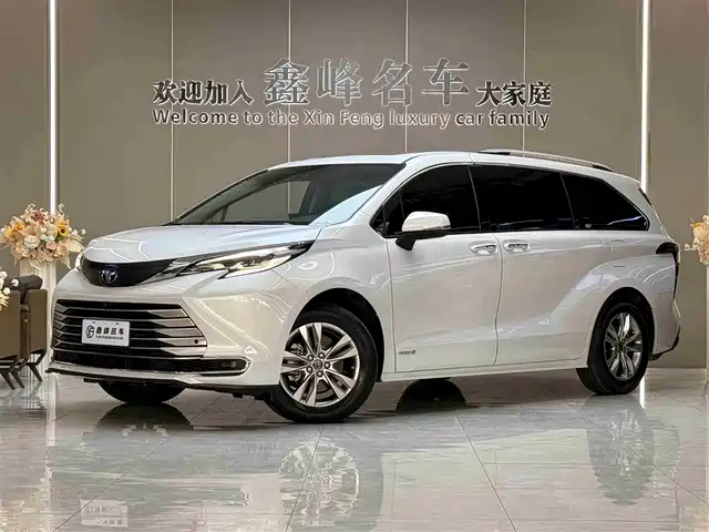 Toyota Sienna 2023 2.5L Hybrid Comfort Edition