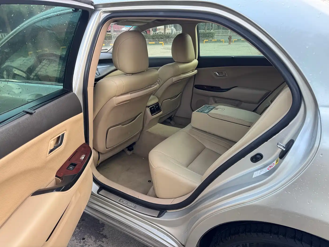 Toyota Crown 2010 3.0L Royal Saloon VIP фото 6
