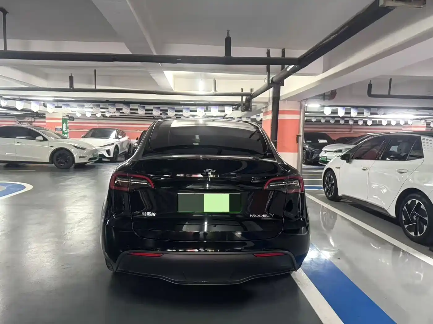 Photo 2 - Tesla Model Y