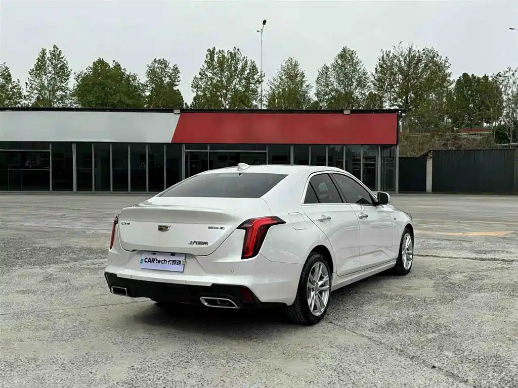 CADILLAC CT4
