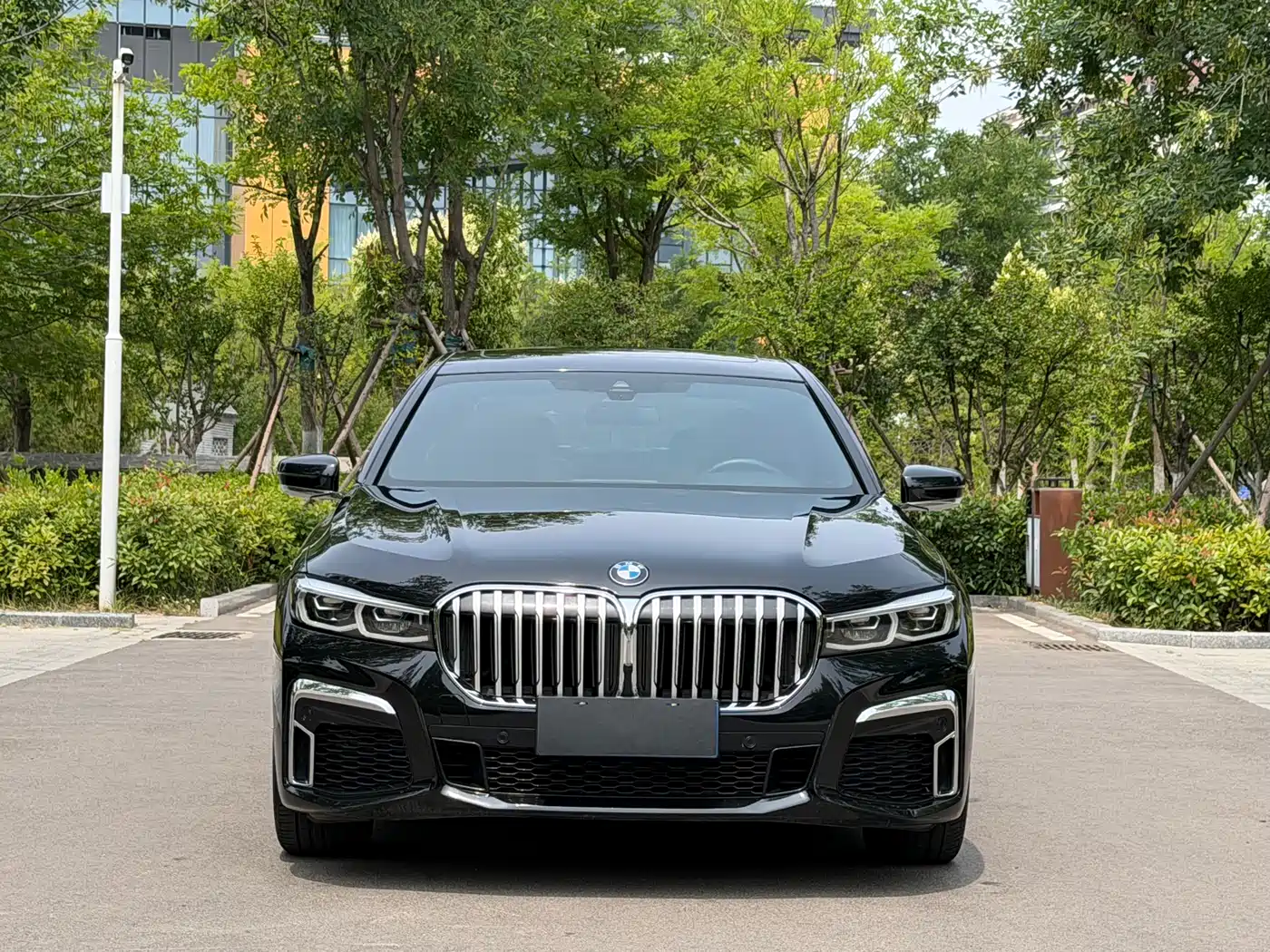 BMW 7-SERIES