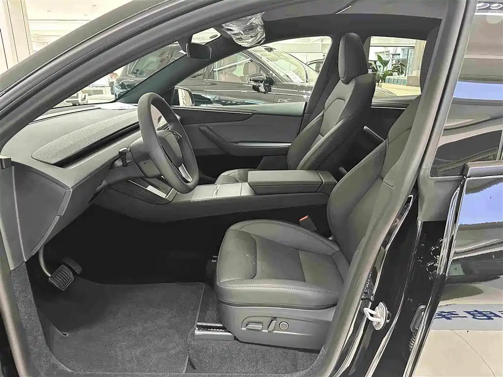 Tesla Model Y 2026 2026 Rear-Wheel Drive
