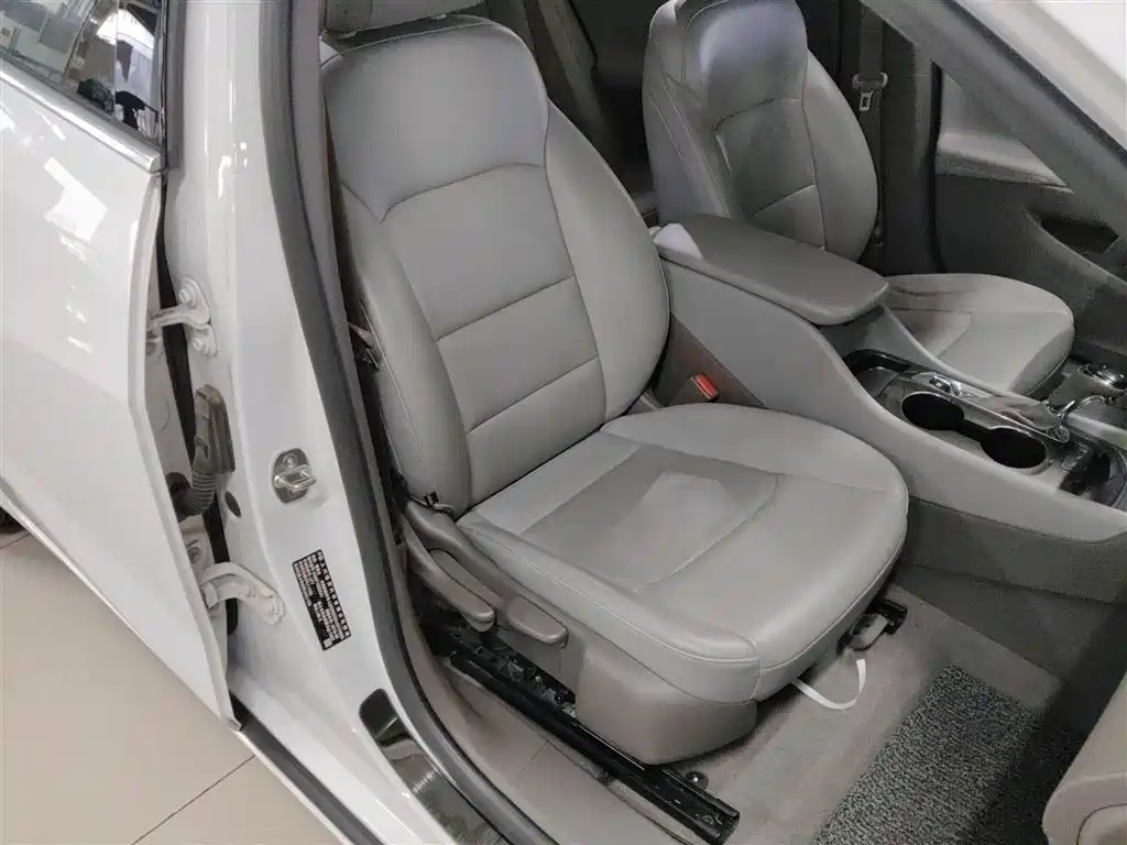 Chevrolet Malibu XL 2018 530T Auto RuiXiang Edition фото 25