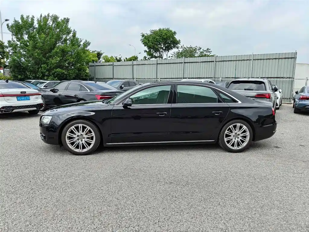 Audi A8 2011 A8L 3.0 TFSI quattro Comfort (245kW) фото 3