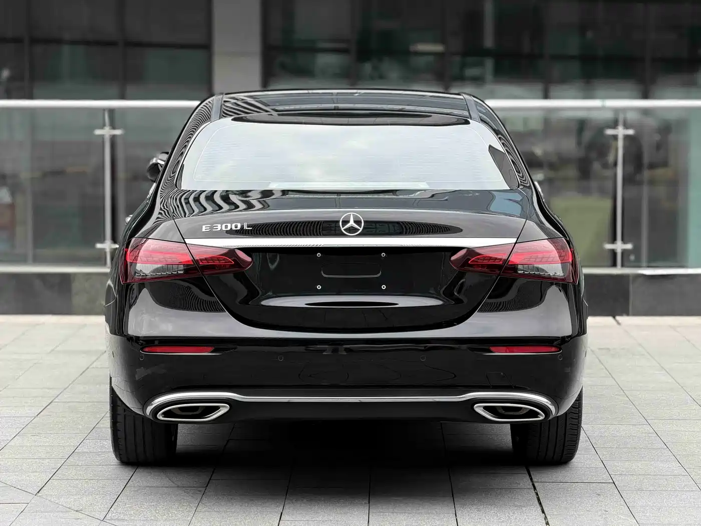 Mercedes-Benz E-Class 2023 E 300 L Fashion фото 16