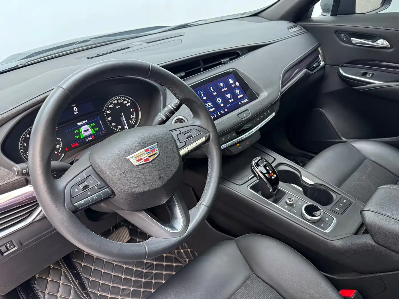 CADILLAC XT4