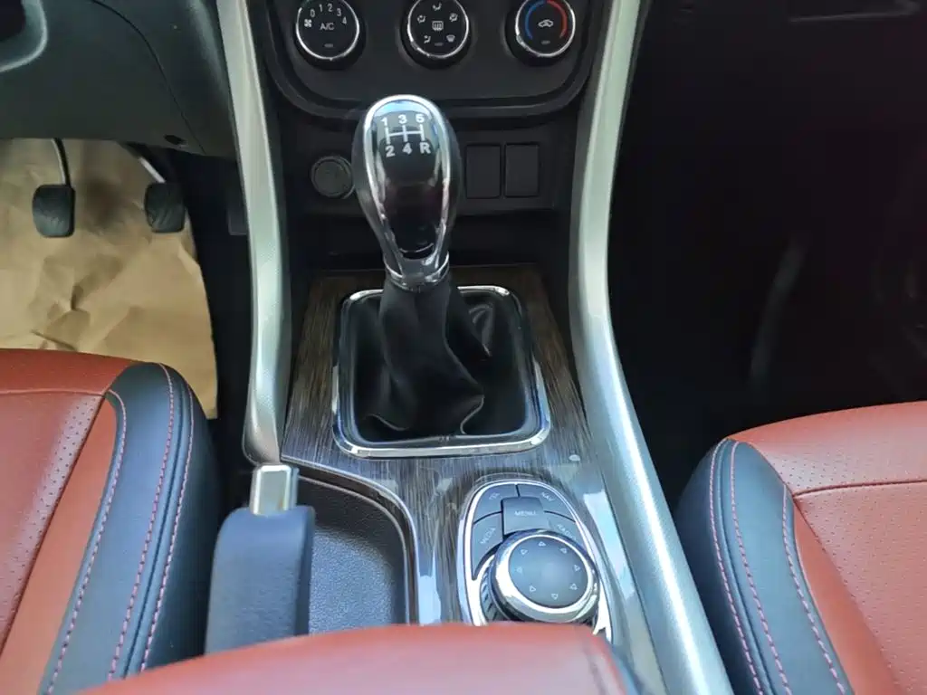 BAIC Huansu S3 2017 2016 S3L 1.5L Manual Premium