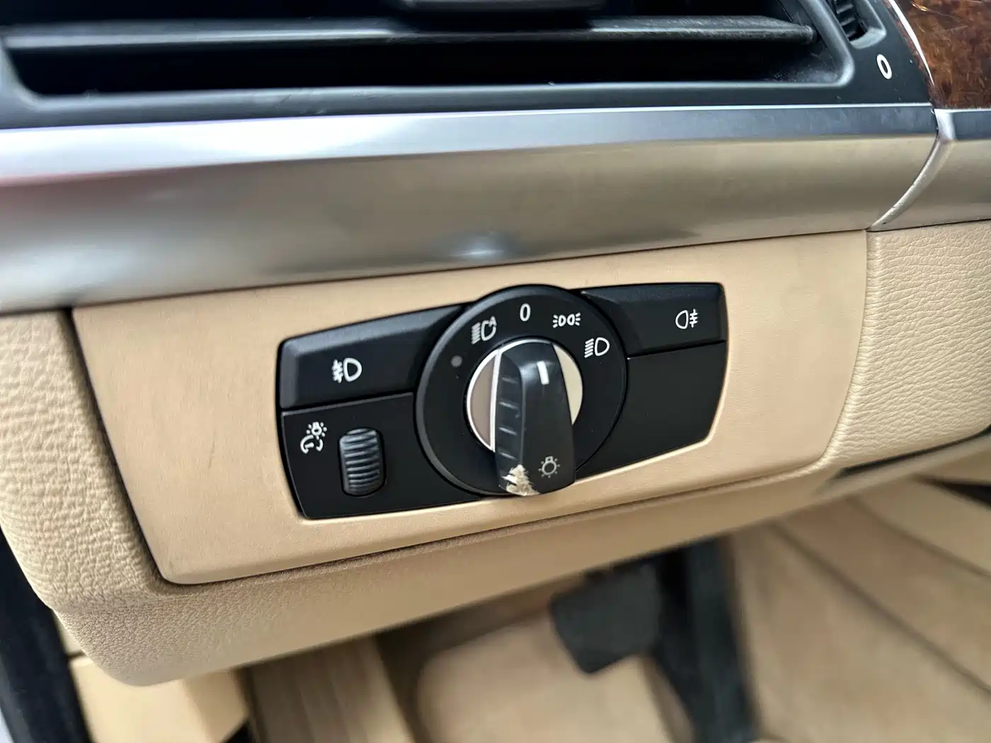 BMW X5 (Import) 2008 xDrive48i Leading Model фото 16