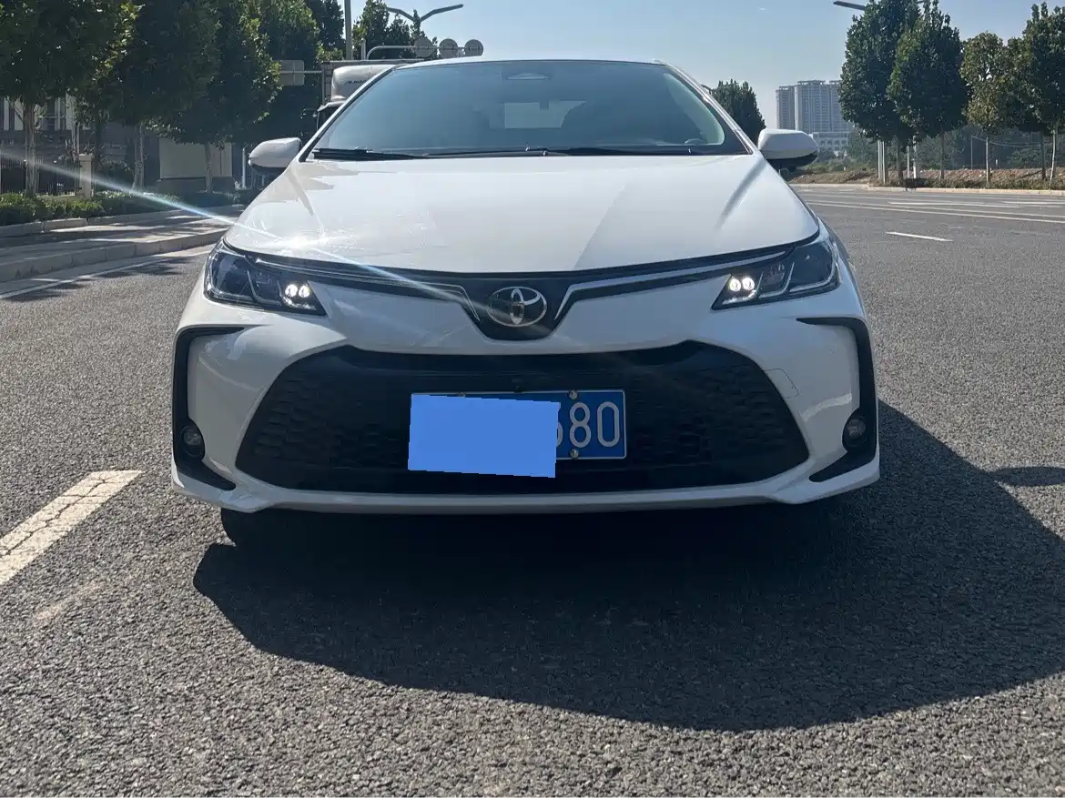 Photo 2 - Toyota Corolla