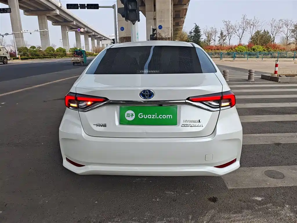 Toyota Corolla 2021 Hybrid 1.8L E-CVT Pioneer Edition фото 6
