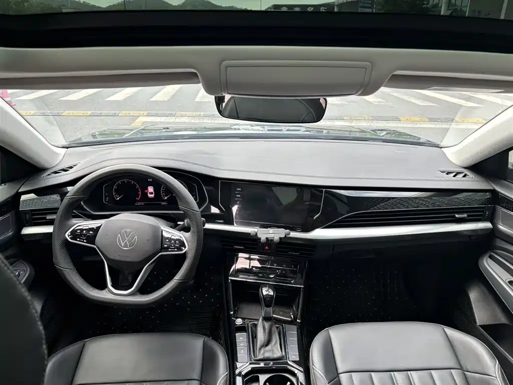 Volkswagen Passat 2023 Facelift 330TSI Starlight Elite Edition фото 5